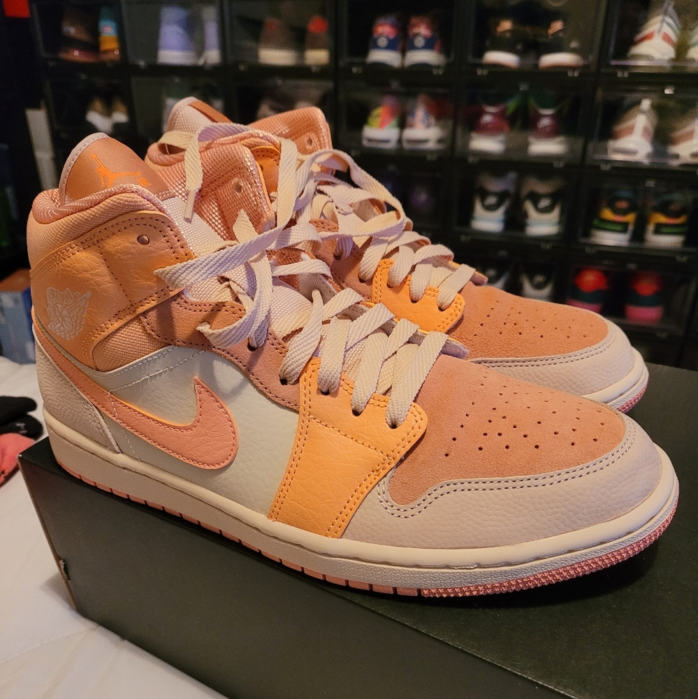 Jordan Retro 1 Apricot women